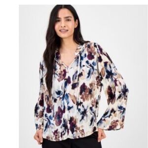 Ann Klein Ruffle Neck Key Hole Pleated Blouse Large